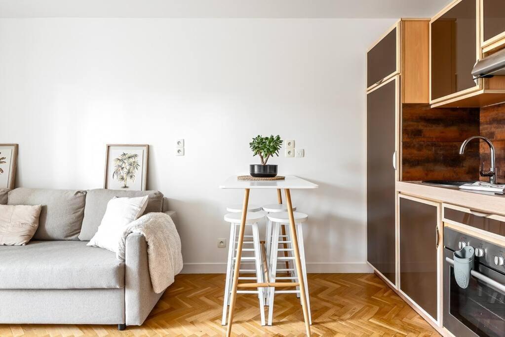 Hermitage Parc 1 Bedroomed Groundfloor With Garden *