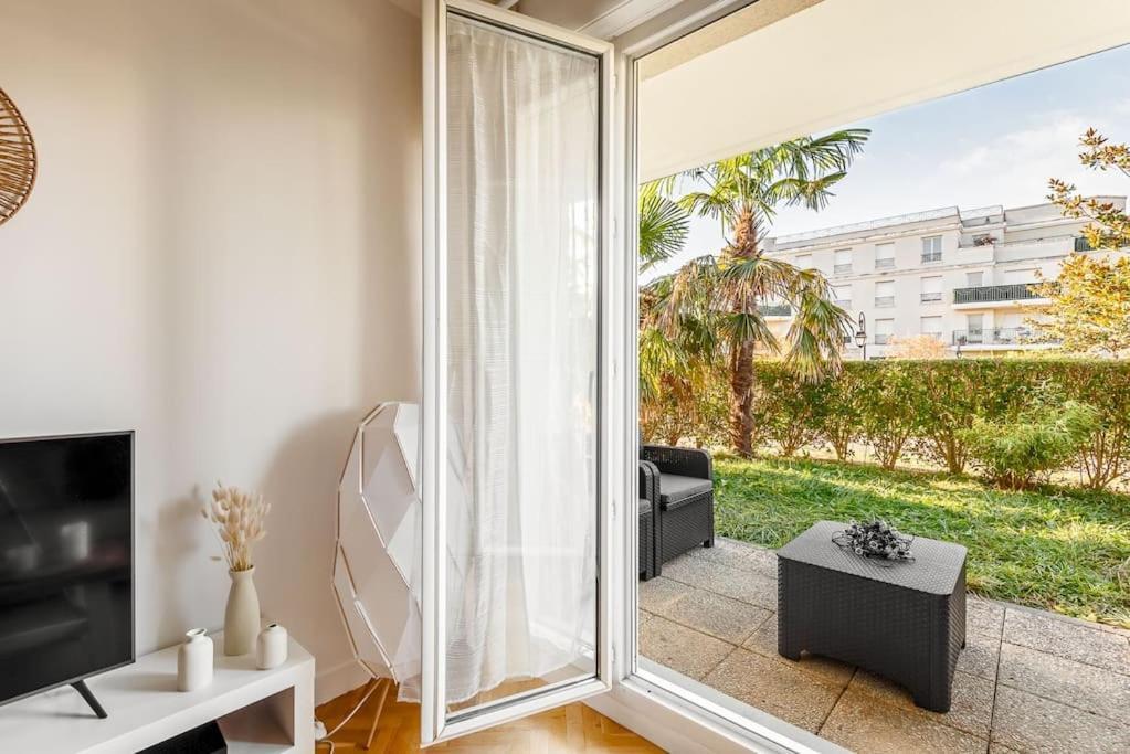 Hermitage Parc 1 Bedroomed Groundfloor With Garden Apartment