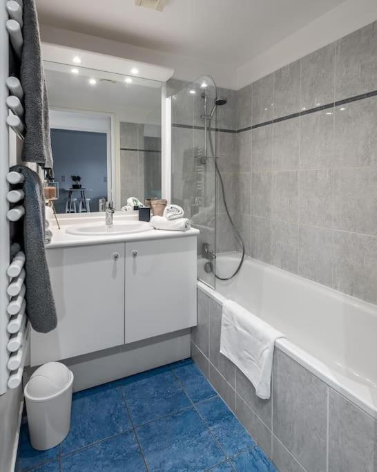 Apartment Hermitage Parc 1 Bedroomed Groundfloor With Garden Montevrain